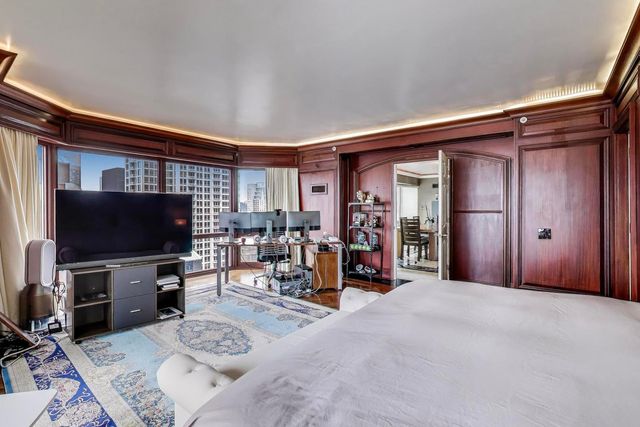 100 E HURON Street 3505, Chicago, IL 60611