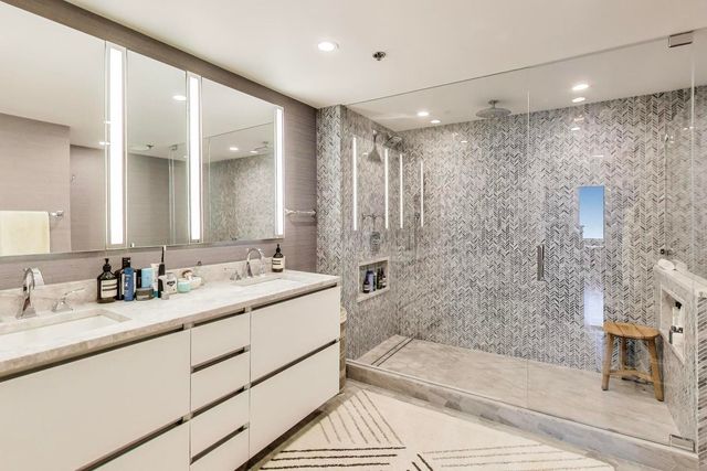 100 E HURON Street 3505, Chicago, IL 60611