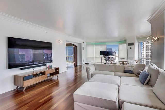 100 E HURON Street 3505, Chicago, IL 60611