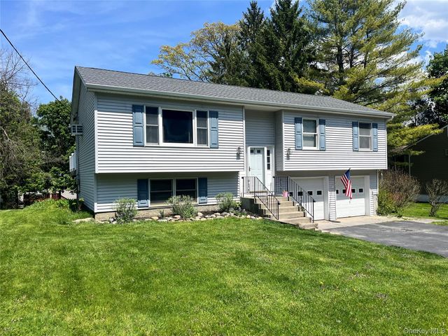 16 Darlene Drive, Poughkeepsie, NY 12601