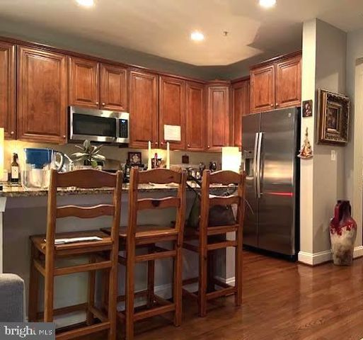 8043 RESERVE WAY, Vienna, VA 22182