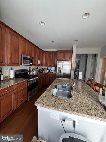 8043 RESERVE WAY, Vienna, VA 22182