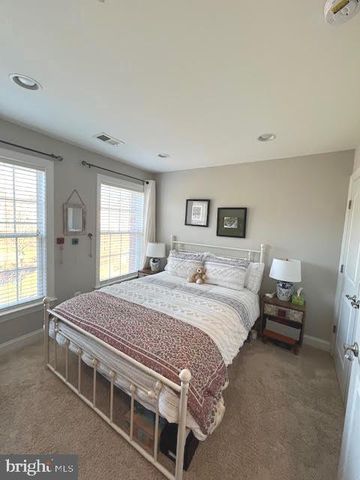 8043 RESERVE WAY, Vienna, VA 22182