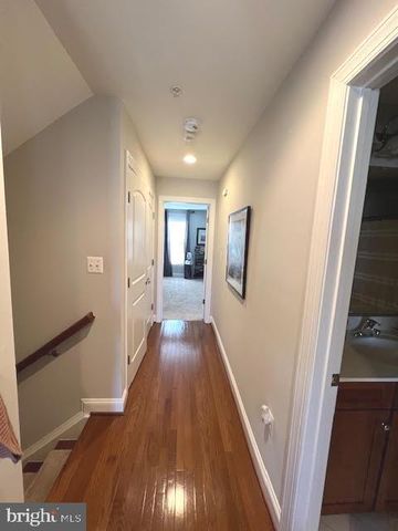 8043 RESERVE WAY, Vienna, VA 22182