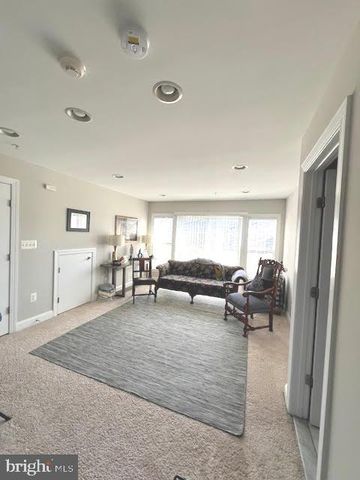 8043 RESERVE WAY, Vienna, VA 22182