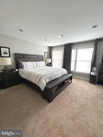 8043 RESERVE WAY, Vienna, VA 22182