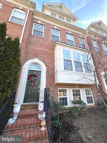 8043 RESERVE WAY, Vienna, VA 22182