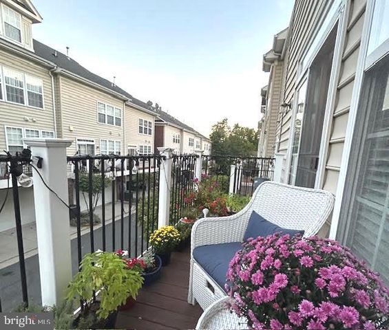 8043 RESERVE WAY, Vienna, VA 22182