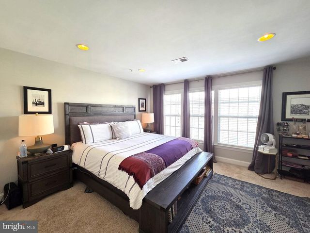 8043 RESERVE WAY, Vienna, VA 22182