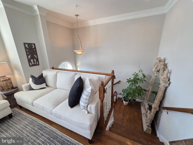 8043 RESERVE WAY, Vienna, VA 22182