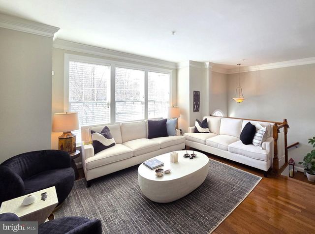 8043 RESERVE WAY, Vienna, VA 22182