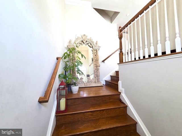 8043 RESERVE WAY, Vienna, VA 22182