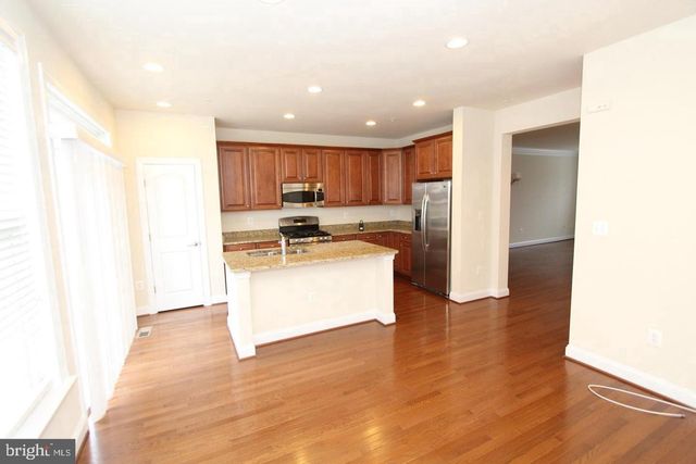 8043 RESERVE WAY, Vienna, VA 22182