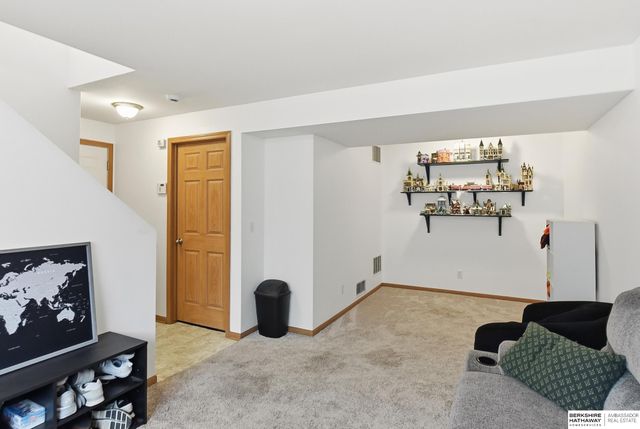 15406 Clay Street, Bennington, NE 68007