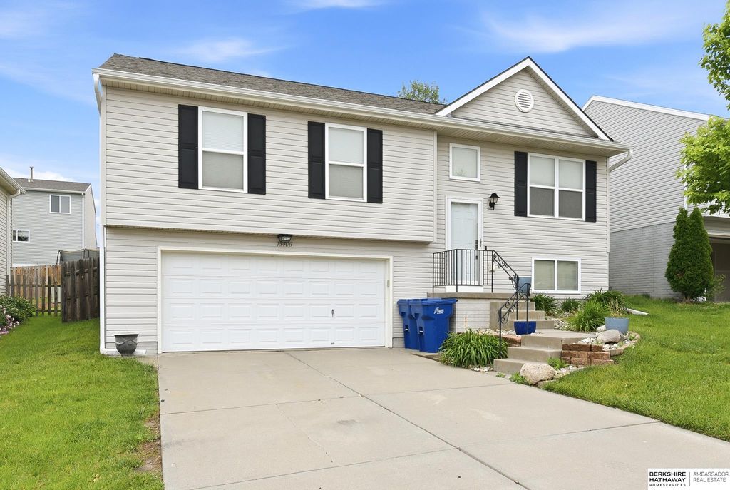 15406 Clay Street, Bennington, NE 68007