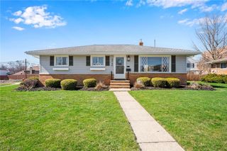 3740 W 214th Street, Fairview Park, OH 44126