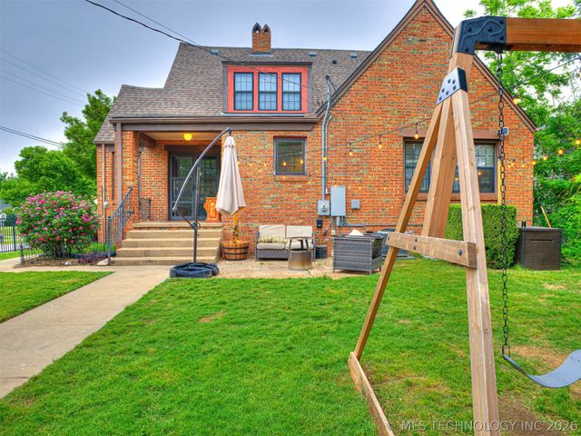 2502 E 2nd Street, Tulsa, OK 74104