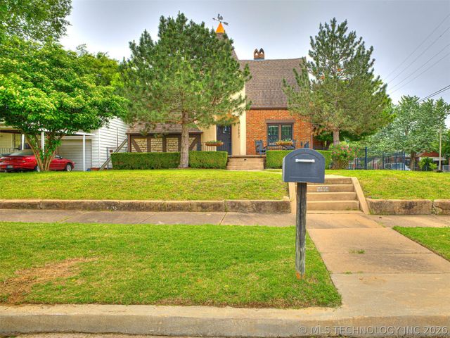 2502 E 2nd Street, Tulsa, OK 74104