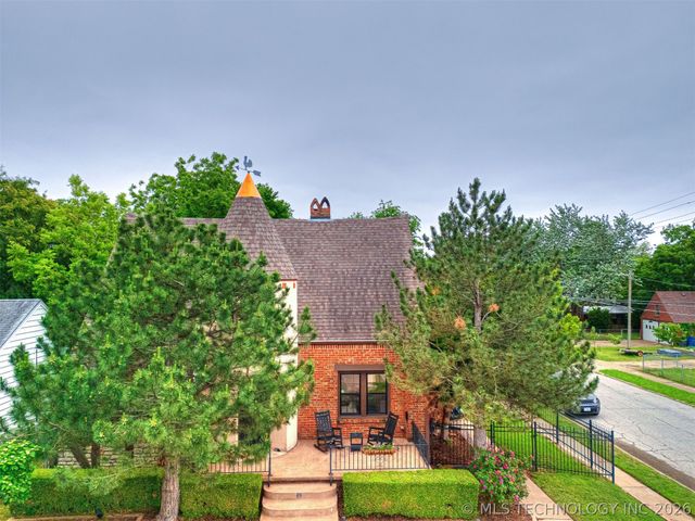 2502 E 2nd Street, Tulsa, OK 74104