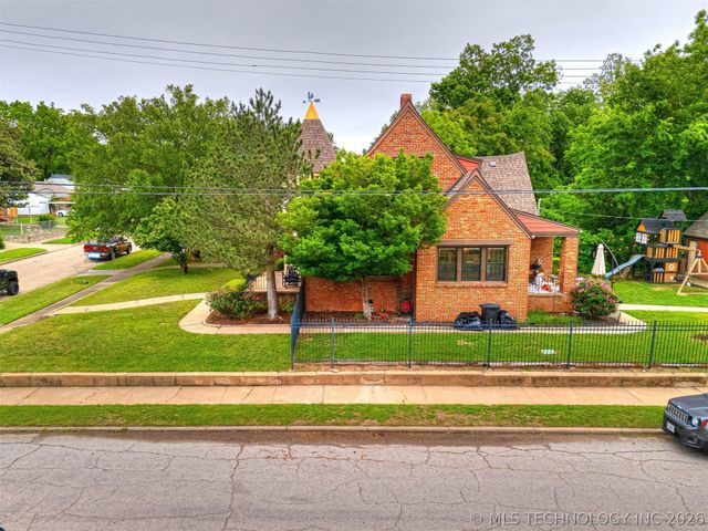 2502 E 2nd Street, Tulsa, OK 74104