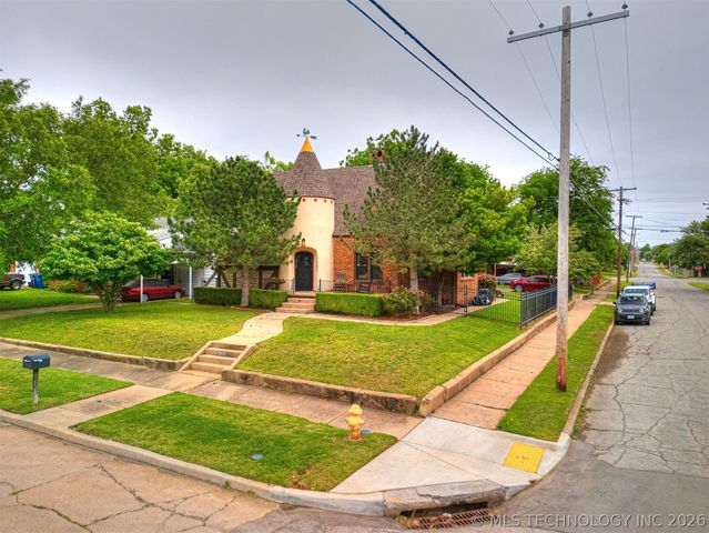 2502 E 2nd Street, Tulsa, OK 74104