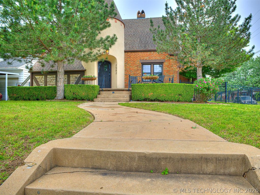 2502 E 2nd Street, Tulsa, OK 74104