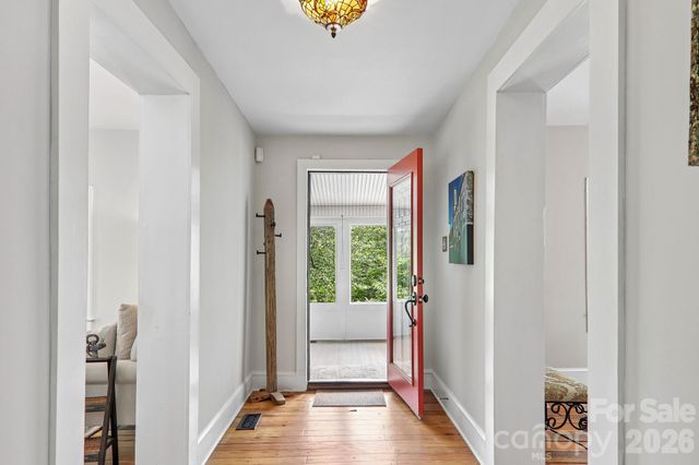 23 Tuskeegee Street, Asheville, NC 28801