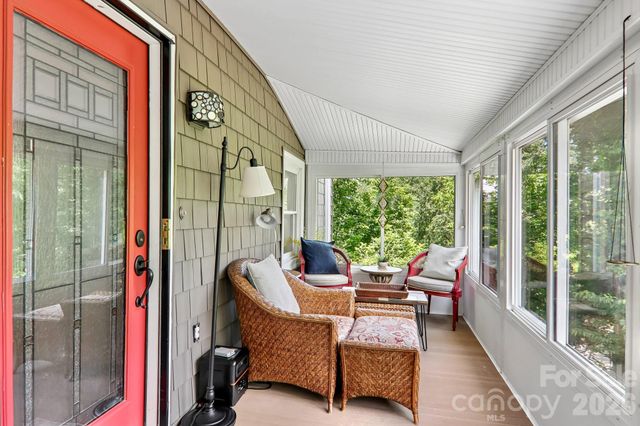 23 Tuskeegee Street, Asheville, NC 28801