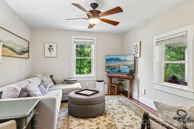 23 Tuskeegee Street, Asheville, NC 28801