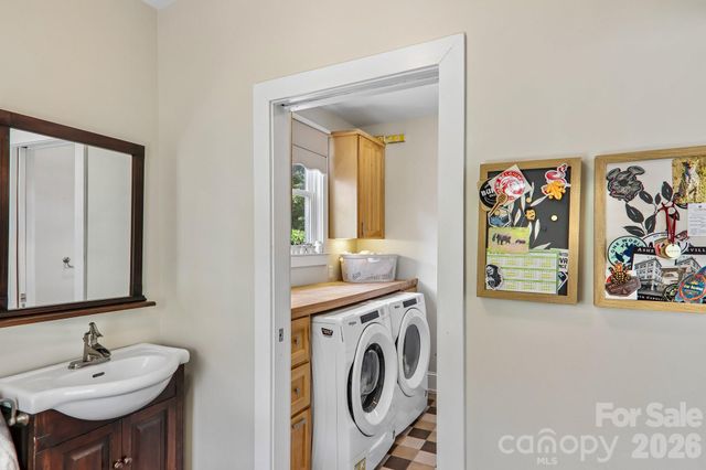 23 Tuskeegee Street, Asheville, NC 28801