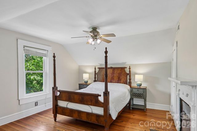 23 Tuskeegee Street, Asheville, NC 28801