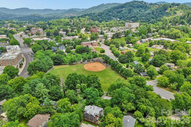 23 Tuskeegee Street, Asheville, NC 28801