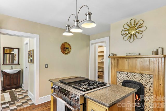 23 Tuskeegee Street, Asheville, NC 28801