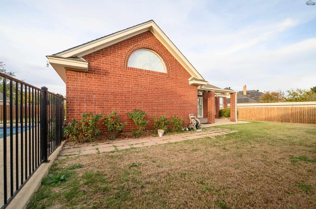 3022 WHITEHALL LANE, Wichita Falls, TX 76309