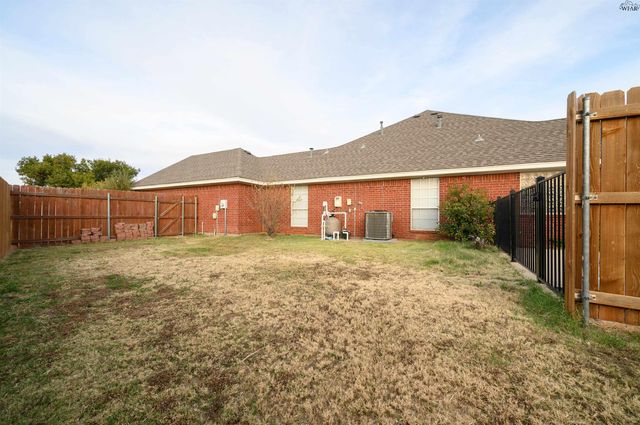 3022 WHITEHALL LANE, Wichita Falls, TX 76309