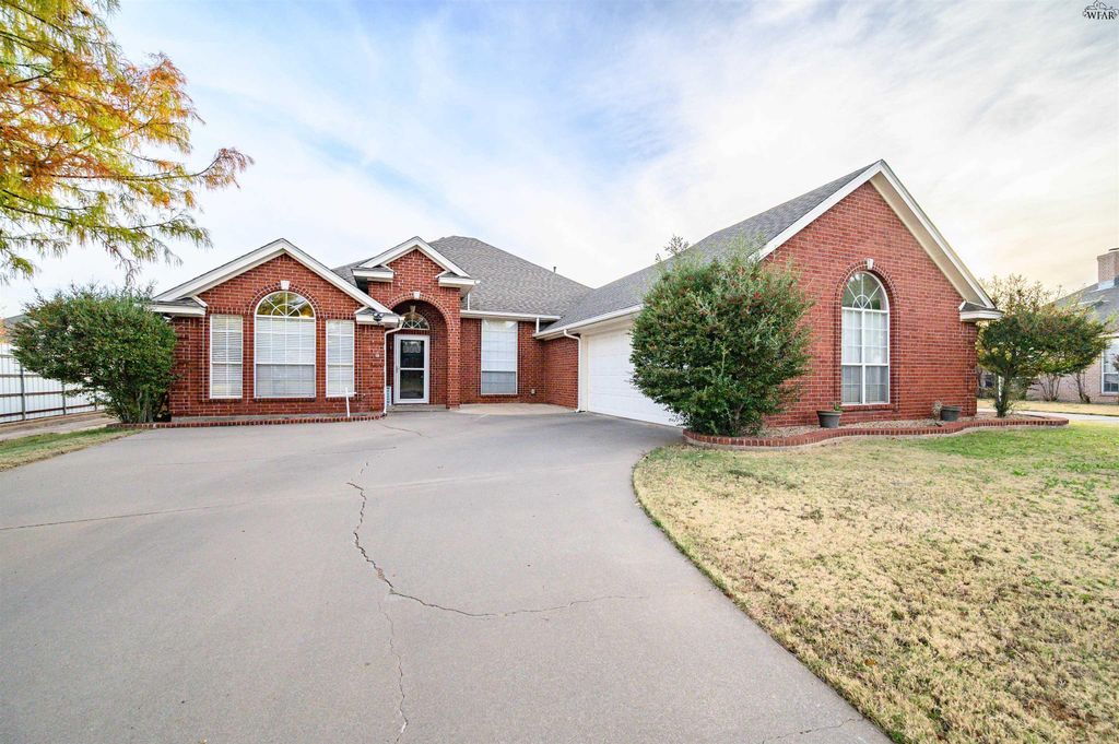 3022 WHITEHALL LANE, Wichita Falls, TX 76309