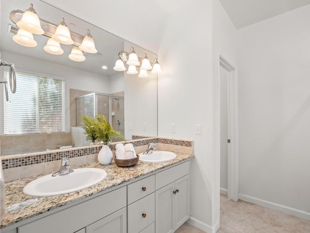 4121 Chessa Lane, Clovis, CA 93619