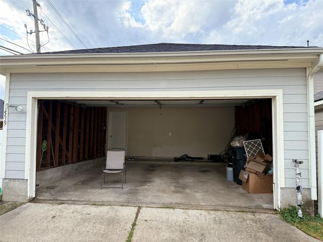 1539 Nichole Woods Drive, Houston, TX 77047