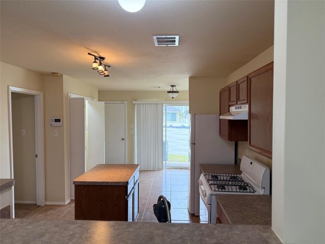 1539 Nichole Woods Drive, Houston, TX 77047