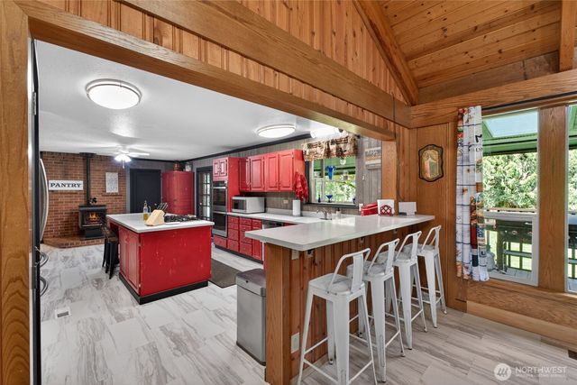 32113 98th Avenue E, Eatonville, WA 98328