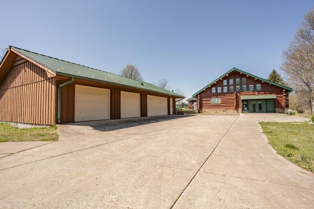 8302 West Farm Rd 144, Springfield, MO 65802