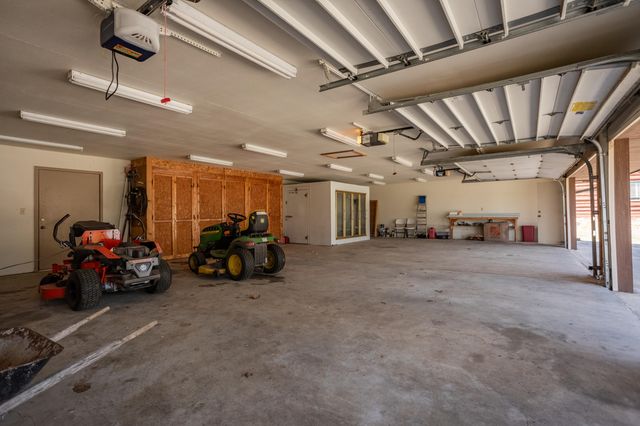 8302 West Farm Rd 144, Springfield, MO 65802