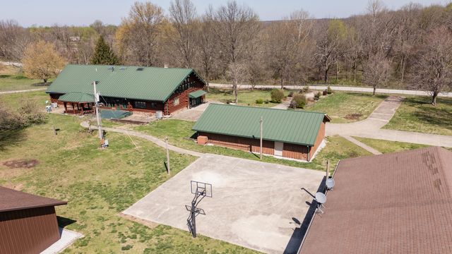 8302 West Farm Rd 144, Springfield, MO 65802