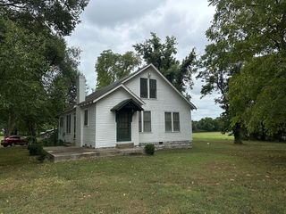 235 Old Mulberry Rd, Fayetteville, TN 37334