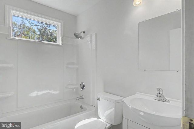 1510 EVERGREEN LN, Wilmington, DE 19810