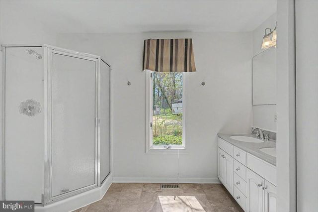 1510 EVERGREEN LN, Wilmington, DE 19810