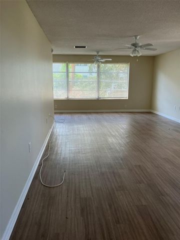 5521 80TH STREET N 302, St Petersburg, FL 33709