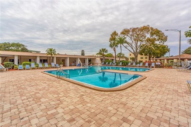 5521 80TH STREET N 302, St Petersburg, FL 33709