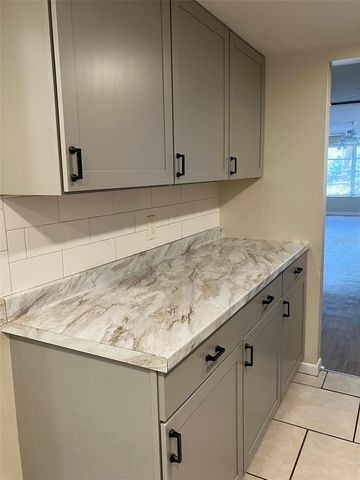 5521 80TH STREET N 302, St Petersburg, FL 33709
