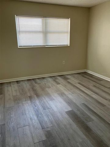 5521 80TH STREET N 302, St Petersburg, FL 33709